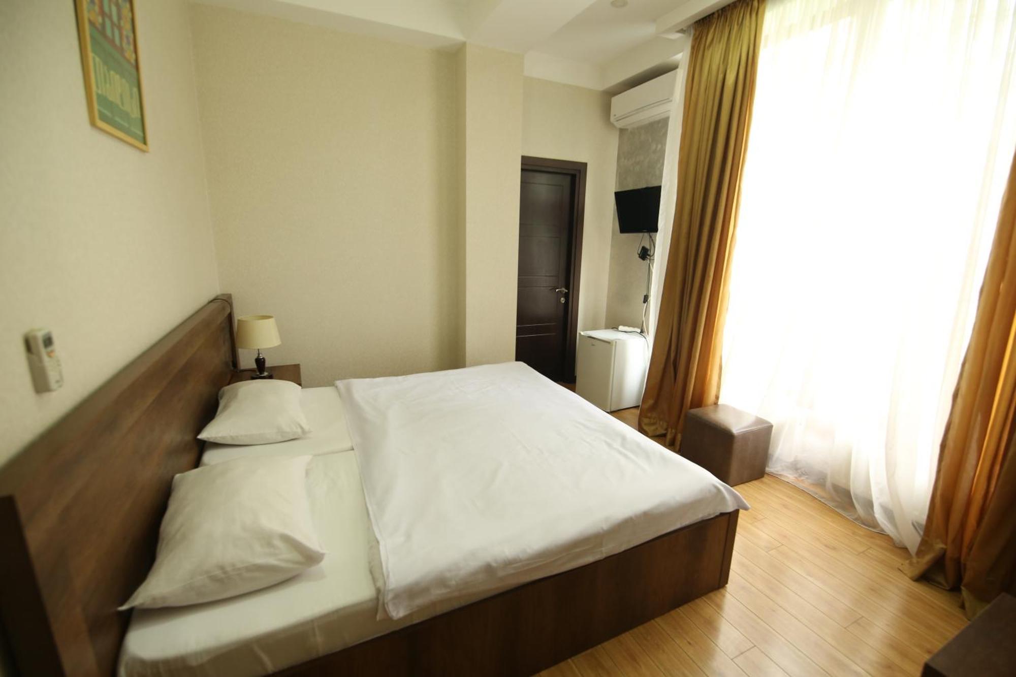 Dream Sky Hotel Тбилиси Екстериор снимка