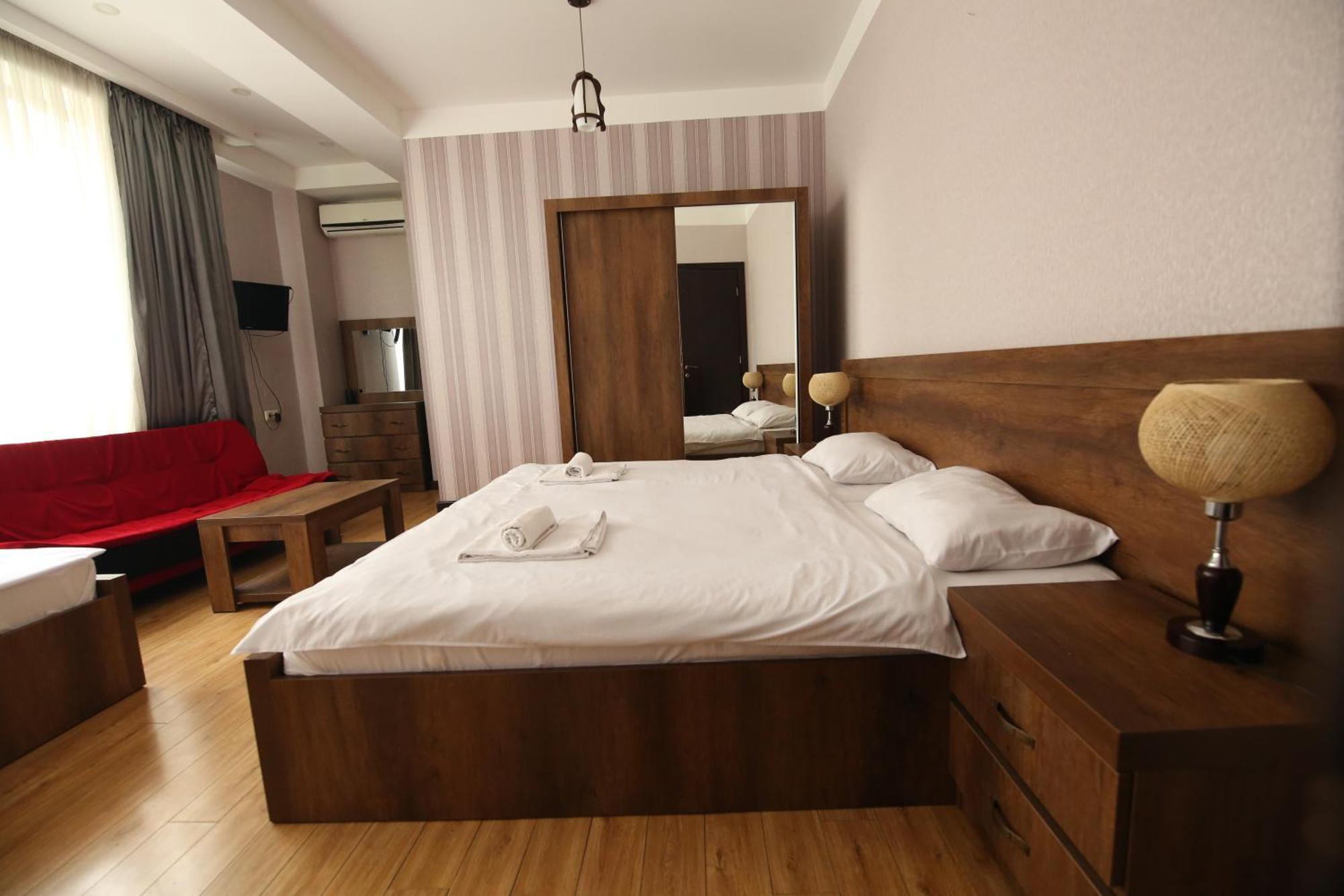 Dream Sky Hotel Тбилиси Екстериор снимка